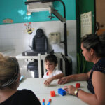 How do students from a special education school in Sancti Spíritus escape the encirclement?