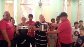 Transtur delivers donations to homes for children and adolescents without parental care