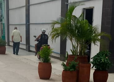 Sancti Spíritus Boulevard: Highway, racetrack, or pasture? (+ photos)