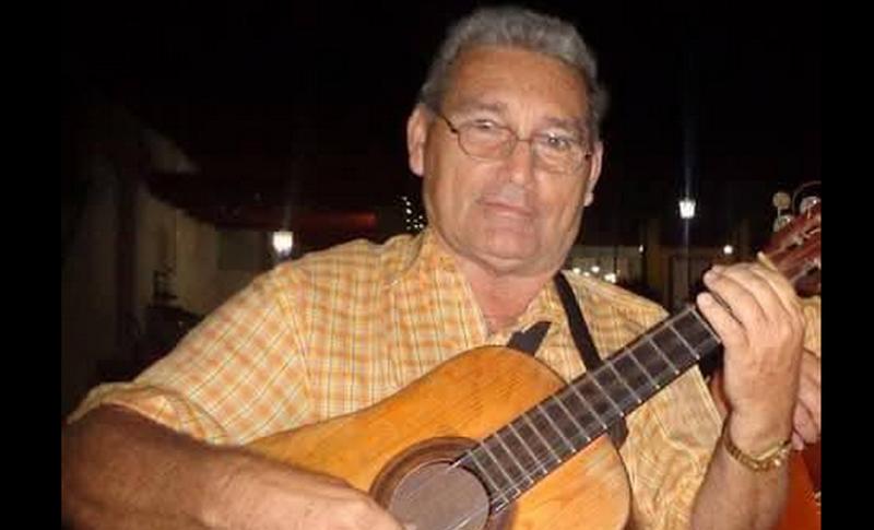 The tres and the lute mourn for Marcelo Lamas