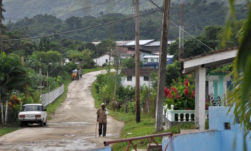 Mountain communities receive attention for social and economic complexities in Sancti Spíritus