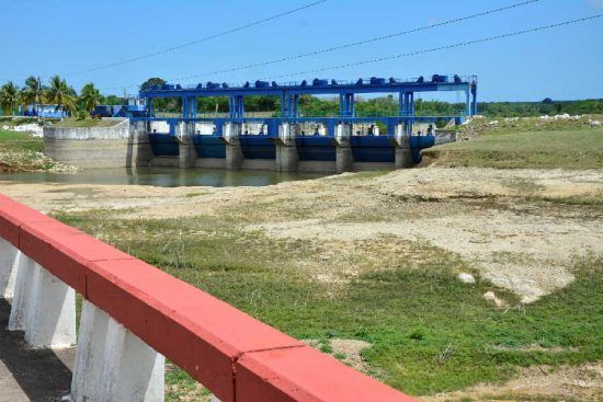 Zaza Dam is almost Dry for the Cyclone Season