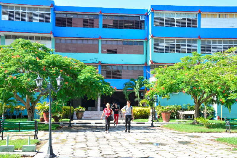 The University of Sancti Spíritus confirms its hybrid learning model starting this Monday