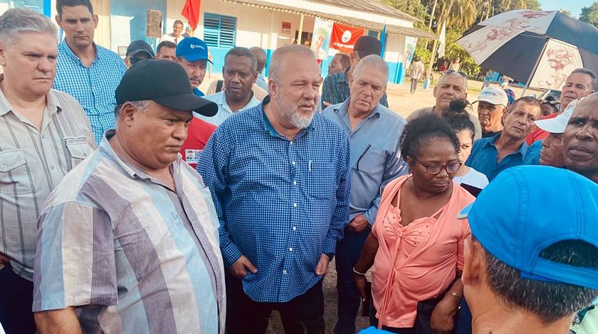 Primer Ministro chequea labores de recuperación en Camagüey tras intensas lluvias