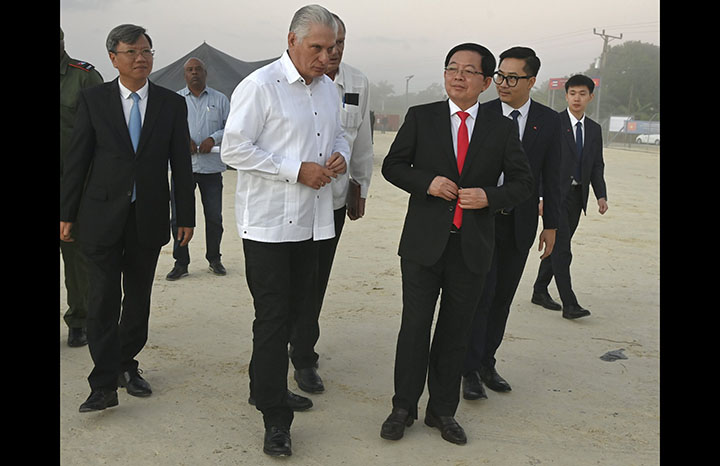 Participó presidente cubano en acto por 65 años de relaciones con Vietnam