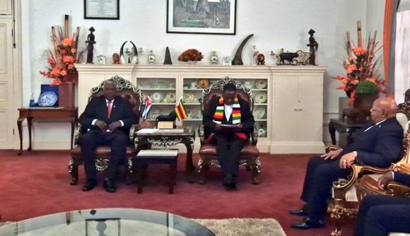 Esteban Lazo se reunió con presidente de Zimbabue