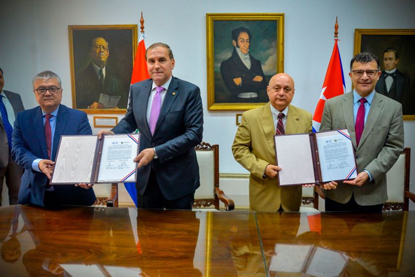 Paraguay dona siete toneladas de material médico a Cuba