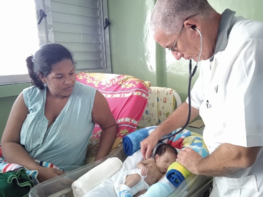 En las unidades de cuidados intensivos neonatales y pediátricos del territorio los niños graves y críticos, en su gran mayoría son salvados. Foto: Arelys García Acosta.