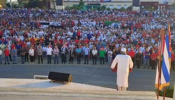 En la multitudinaria acción de denuncia se condenó el genocidio contra el pueblo de Palestina. Foto: Juan Carlos Castellón.