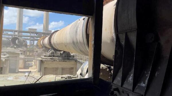 Esta industria ha desarrollado una línea de cementos especiales que responden a desafíos específicos de Cuba. Foto Wilber Zada.