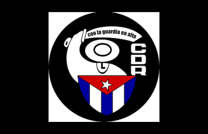 Cederistas espirituanos conforman valijas para damnificados del oriente cubano