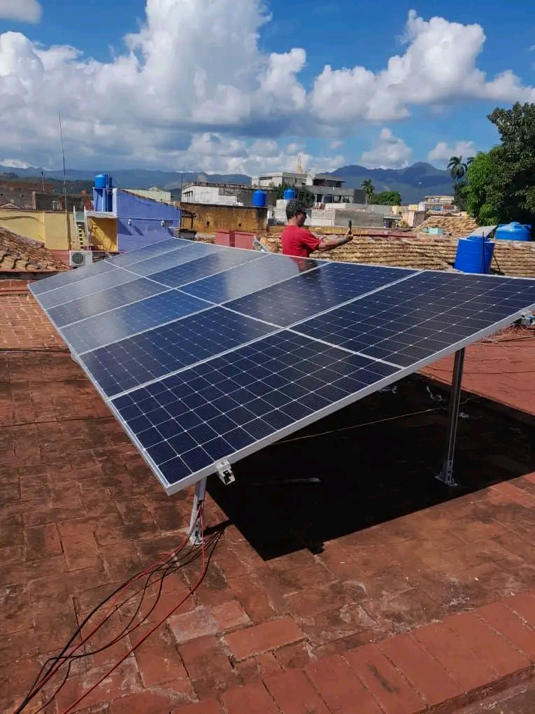 Energía renovable garantiza vitalidad de servicios de Correos de Cuba en Trinidad