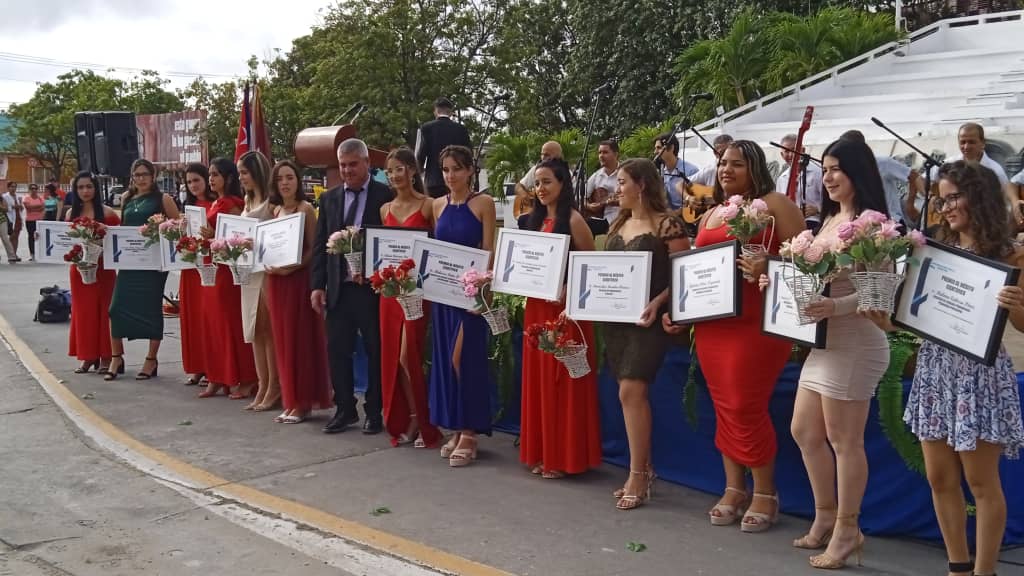Efectúa Universidad de Sancti Spíritus graduación del curso 2024 (+ fotos)