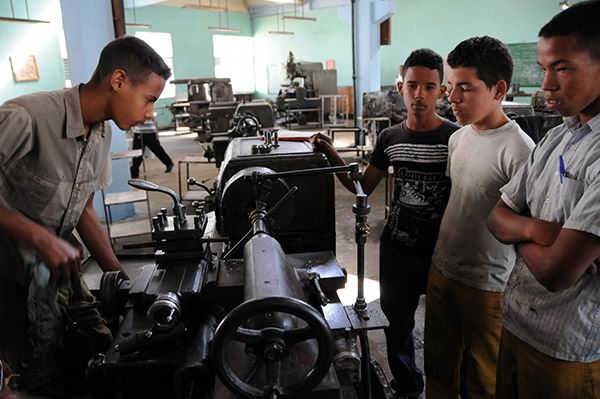 Centros de la producción acogen a estudiantes de la enseñanza técnico profesional