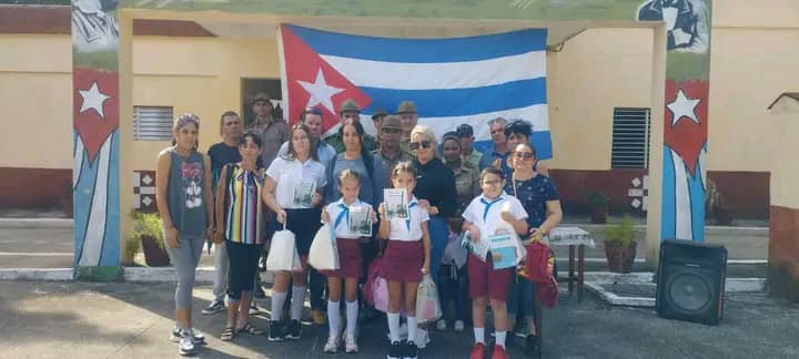 Reconocen en Cabaiguán a ganadores del concurso Amigos de las FAR