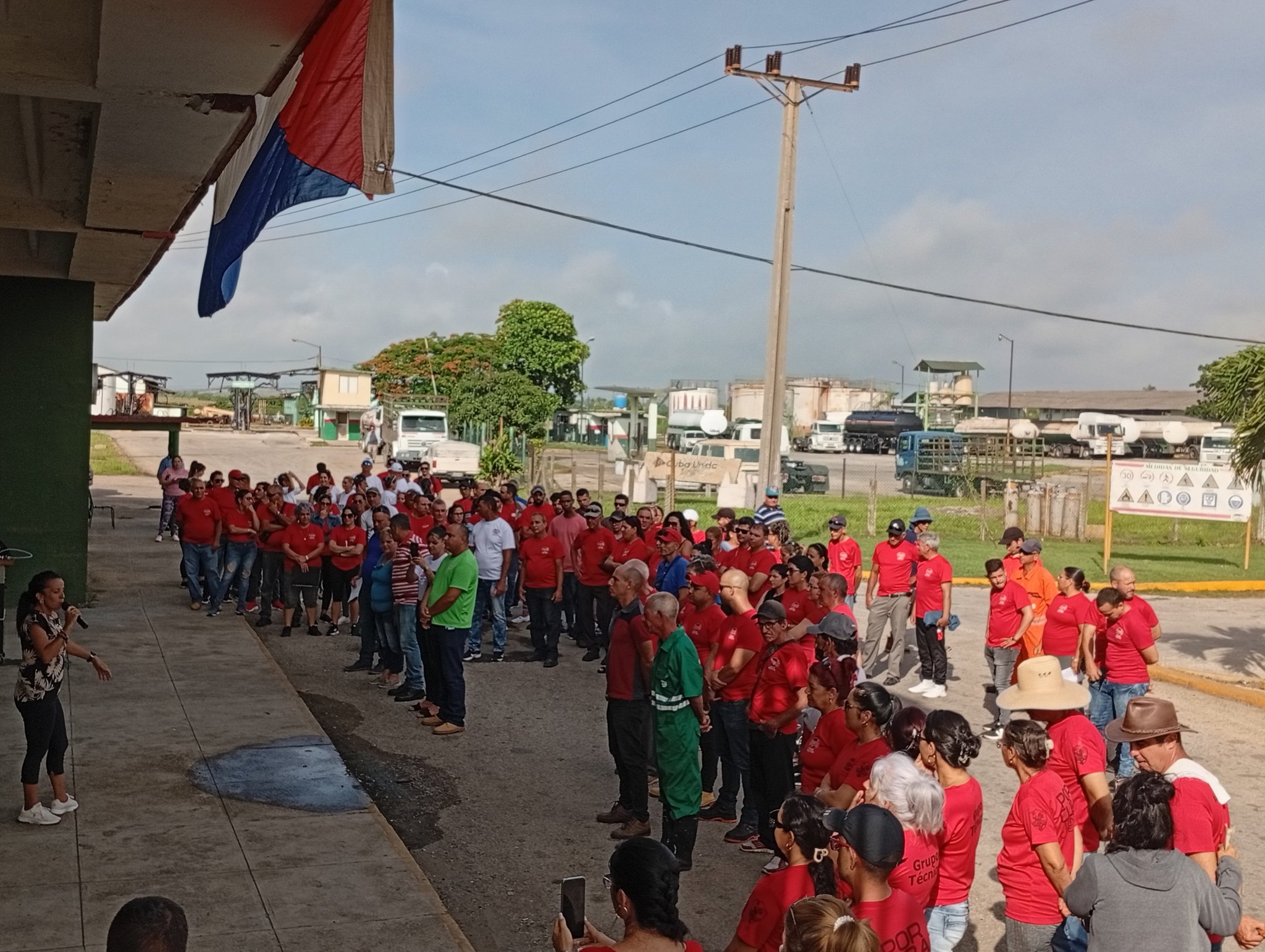 Celebran en Refinería Sergio Soto día del trabajador petrolero
