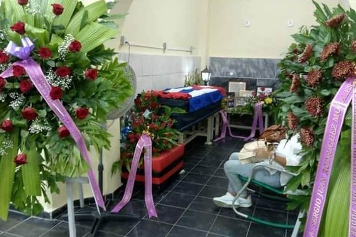 Ofrendas florales de Raúl y Díaz-Canel en funeral de científico
