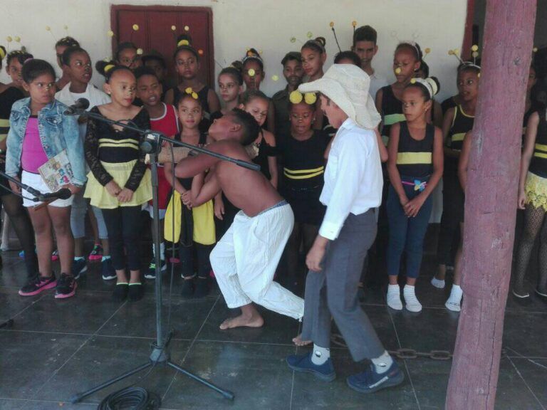 Colmenita trinitaria de Manaca Iznaga, amor por la Patria y nuestra historia