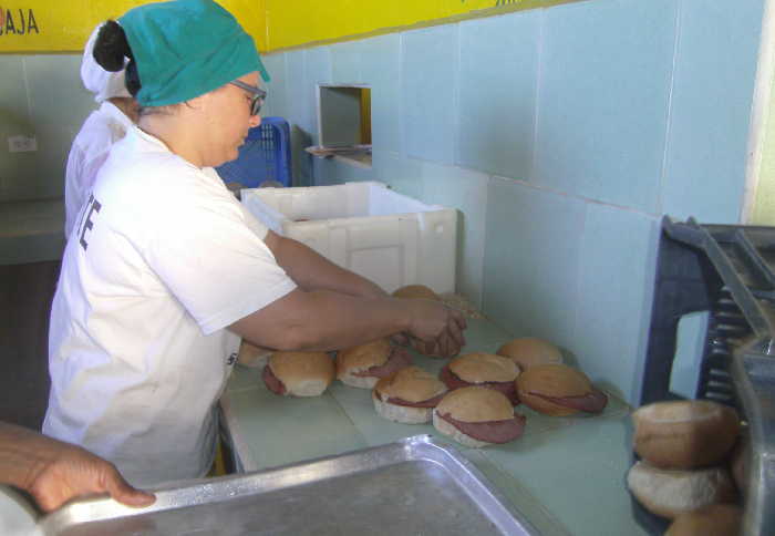Garantizan en Cabaiguán merienda escolar para la enseñanza secundaria básica