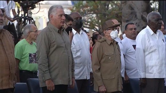 Encabezan Raúl y Díaz-Canel acto político cultural por el aniversario 65 del Levantamiento Popular del 5 de septiembre