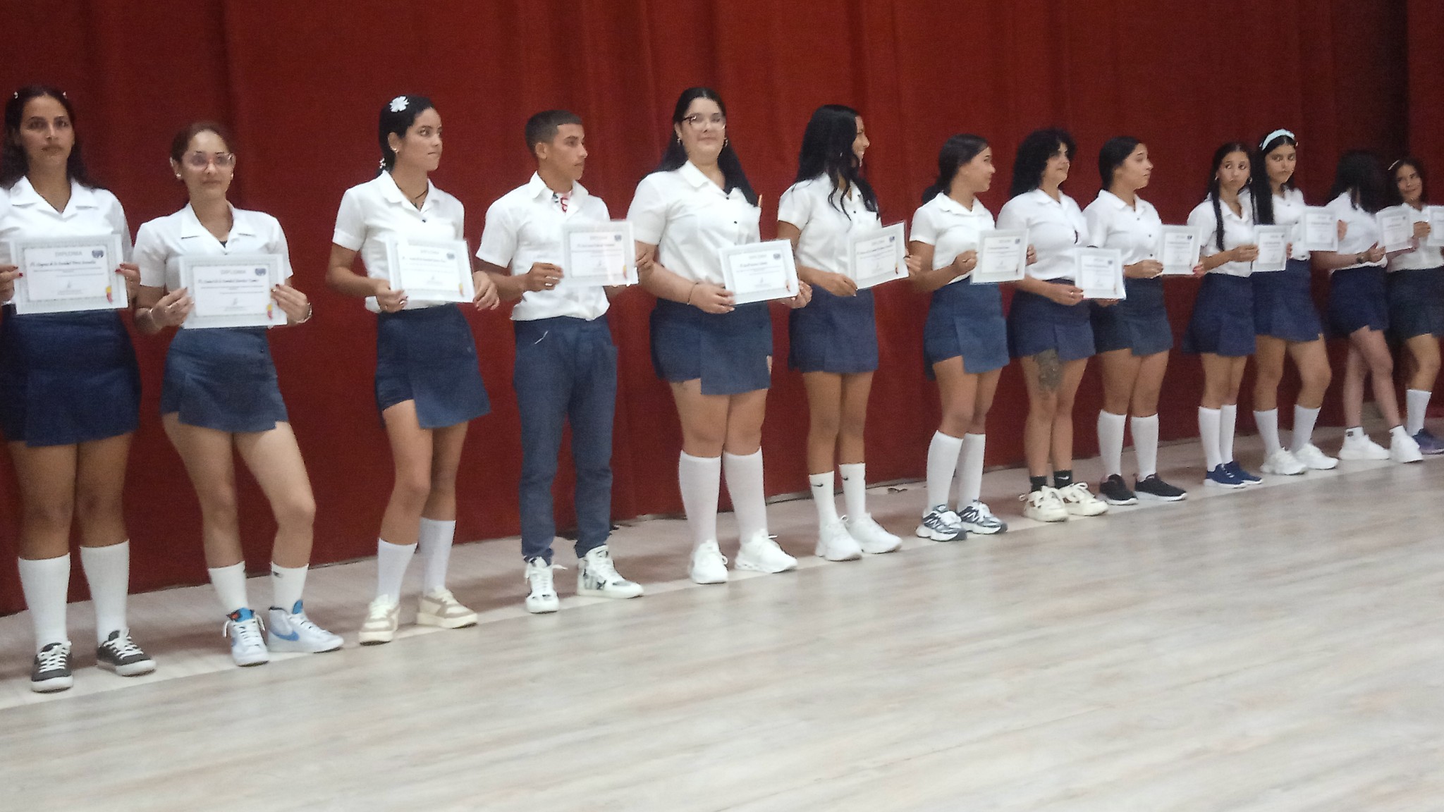 Entregan títulos de graduados a futuros maestros en Sancti Spíritus