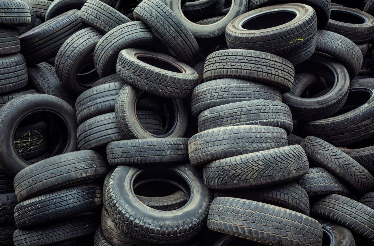Reciclaje de neumáticos en Fomento, experiencia única en Cuba que ya rinde frutos