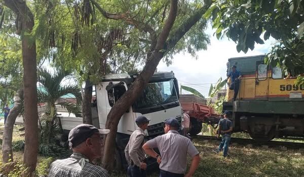 Sancti Spíritus: Reportan accidente en crucero ferroviario en la zona de Colón