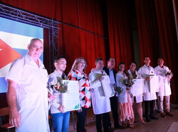 Instituciones de la salud fueron reconocidas en la celebración. Foto: Oscar Alfonso Sosa.