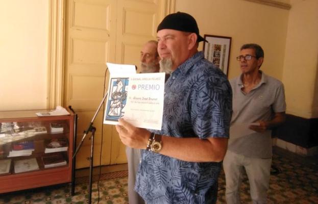 Reconocen en Sancti Spíritus las mejores obras de la Segunda Bienal de pequeño formato Amelia Peláez