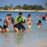 Playa Ancón y niños en modo verano