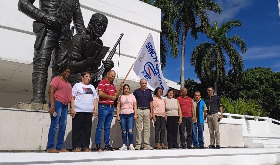 Abanderan a delegación espirituana al Congreso de Economistas y Contadores de Cuba