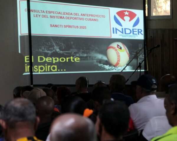 El Anteproyecto de Ley del Deporte tuvo su consulta espirituana. Foto: Oscar Alfonso Sosa.
