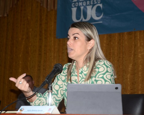 Aylín Álvarez García, primera secretaria del Comité Nacional de la UJC durante los debates de la Asamblea. Foto: Oscar Alfonso Sosa.