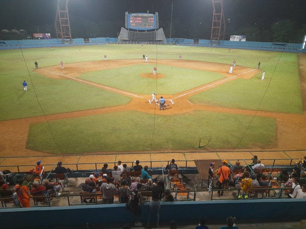Triunfa Sancti Spíritus en inicio de Liga Élite del Béisbol Cubano