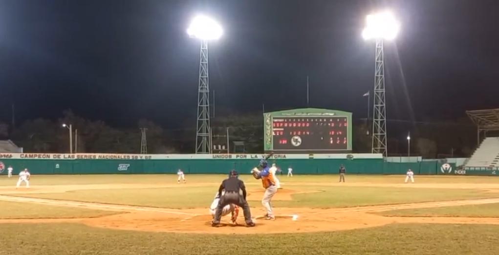 Leñadores reducen esperanzas de los Gallos en béisbol cubano