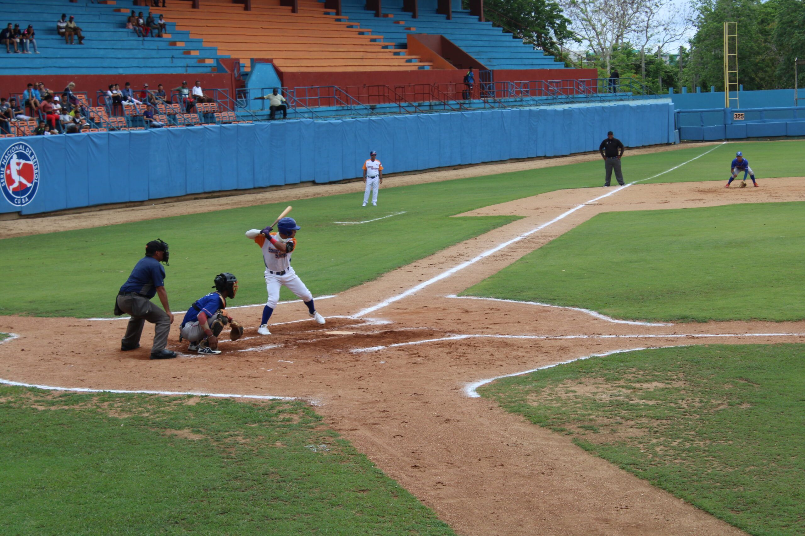Primera Bola (13 de abril)