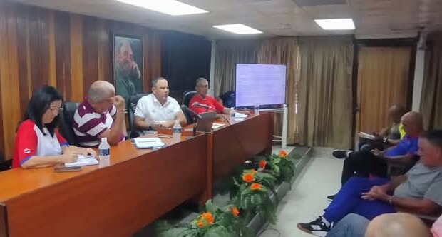 Debaten en Sancti Spíritus estrategia del béisbol