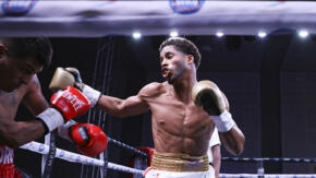 Alejandro Claro impone su boxeo en Noche de Campeones
