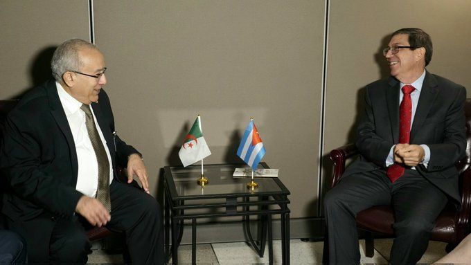 Canciller cubano dialogó con representantes de Vietnam y Argelia