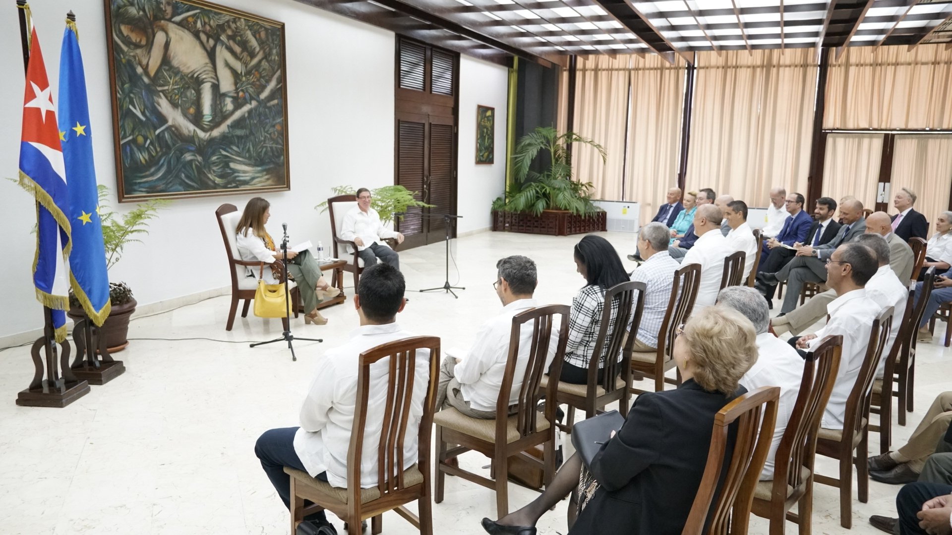 Intercambia canciller cubano con embajadores europeos