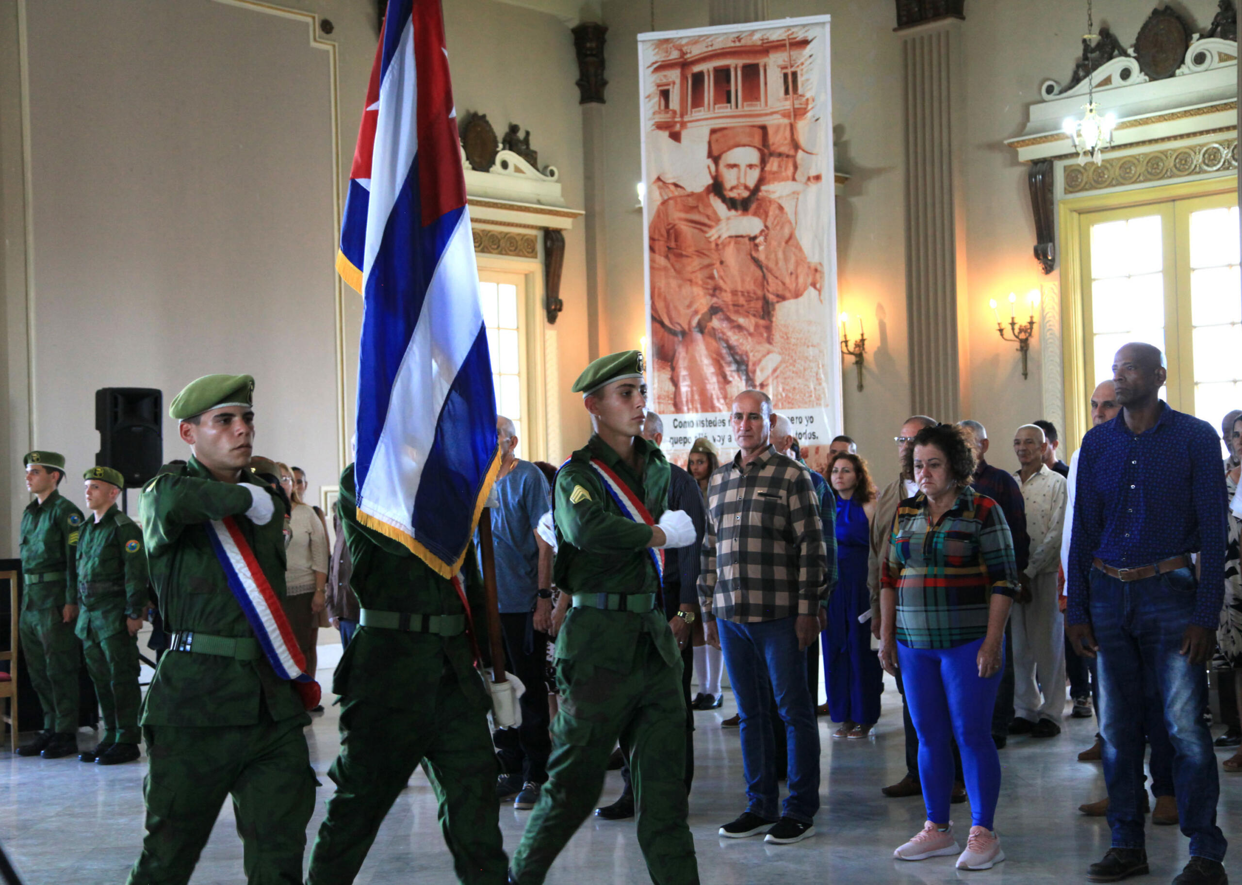 Distinguen a trabajadores y colectivos destacados de Sancti Spíritus
