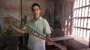 El hombre que atrapa el viento en madera (+ fotos y video)