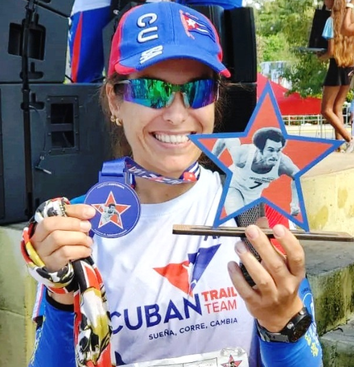 Chaveli Calero y el Cuban Trail Team Sancti Spíritus en la cima de la Maratón de Varadero