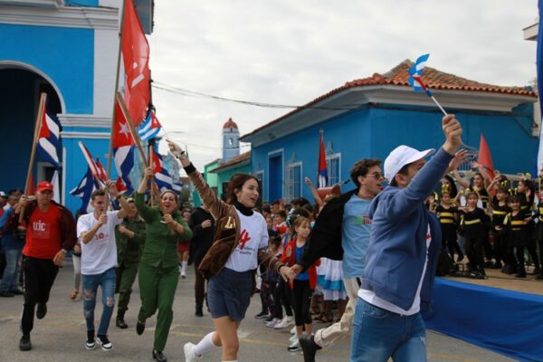 Los jóvenes protagonizaron la recordación del suceso. Foto: Oscar Alfonso Sosa.