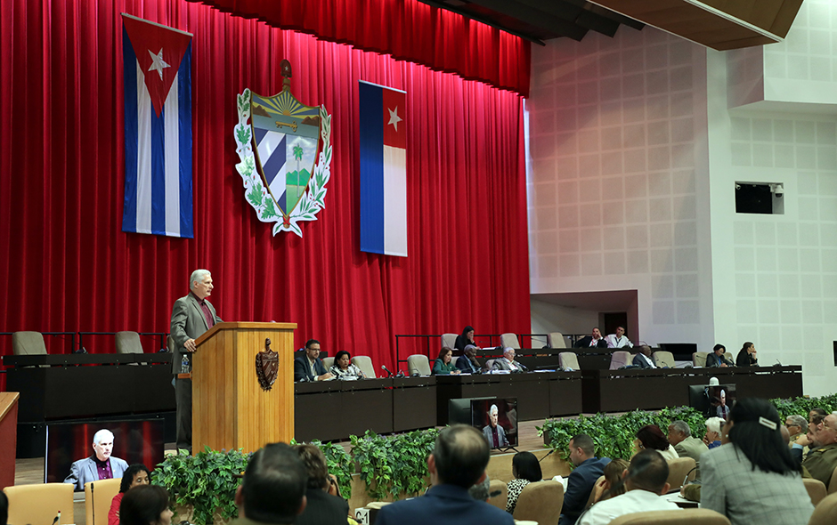 Insta presidente cubano en el Parlamento a acciones para el desarrollo con justicia