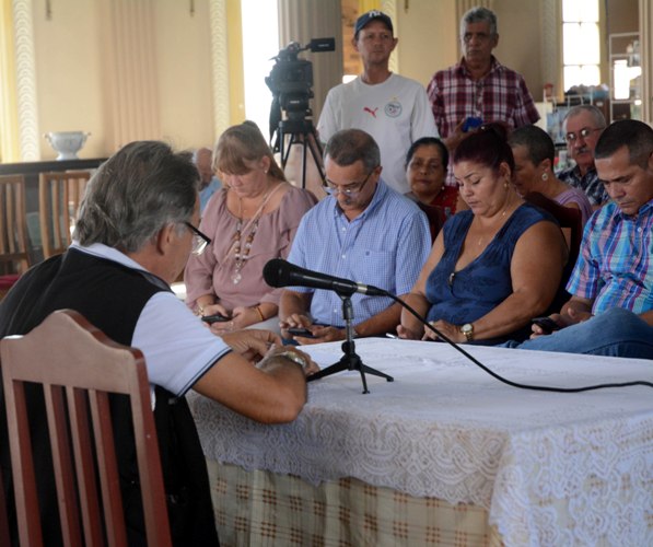 Varios ponentes refirieron experiencias de la vida y obra de Borrego. Foto: Oscar Alfonso Sosa.