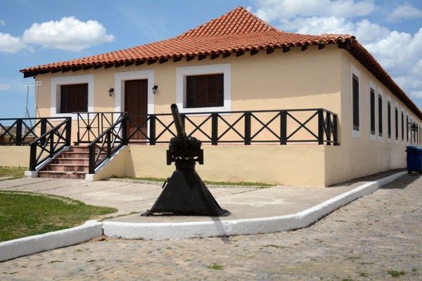 Los elementos de cercas de la Fortaleza de San Carlos de La Cabaña son producidos en la CNA La Esperanza. Foto: Oscar Alfonso Sosa.