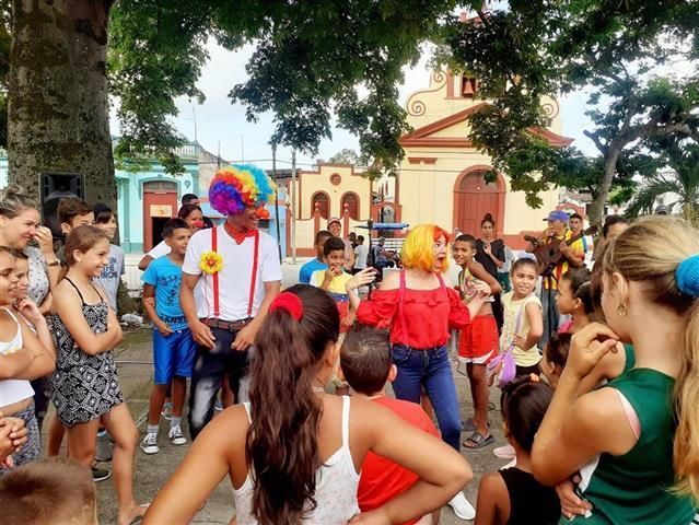 Con favorable acogida prosigue Cruzada teatral en predios espirituanos