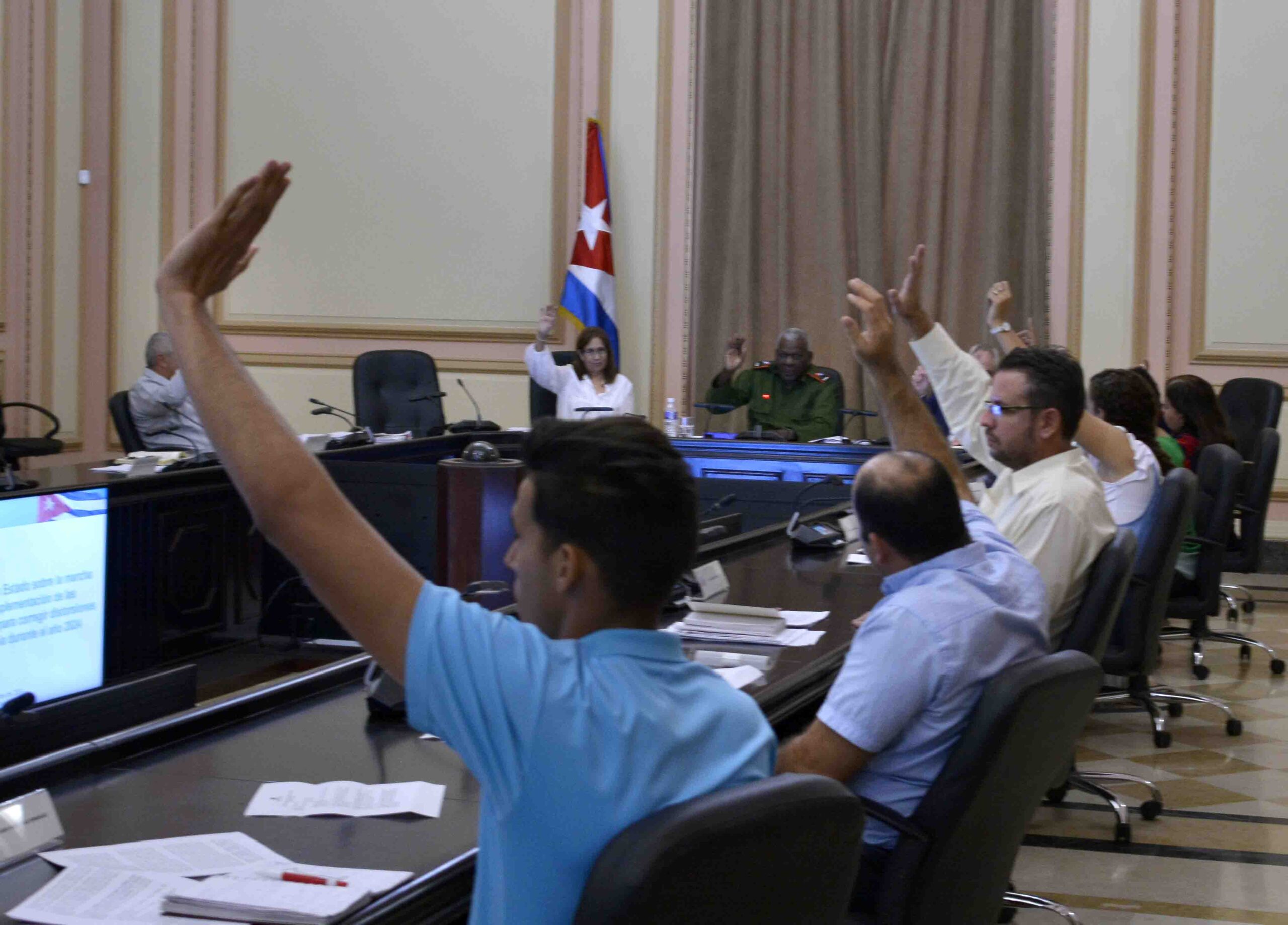 Consejo de Estado de Cuba evaluó proceso de rendición de cuenta