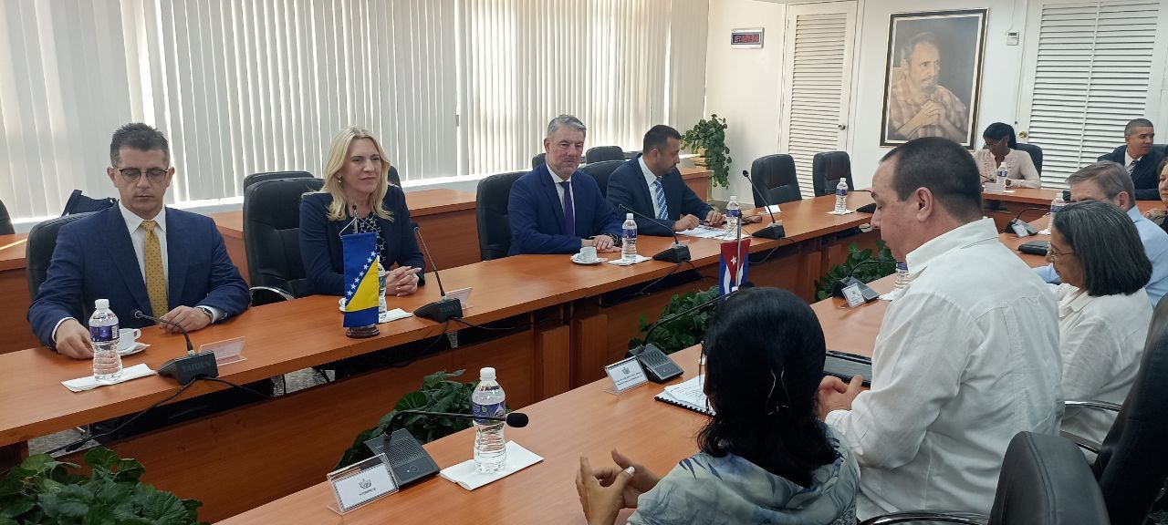 Cuba y Bosnia y Herzegovina por fortalecer lazos sanitarios